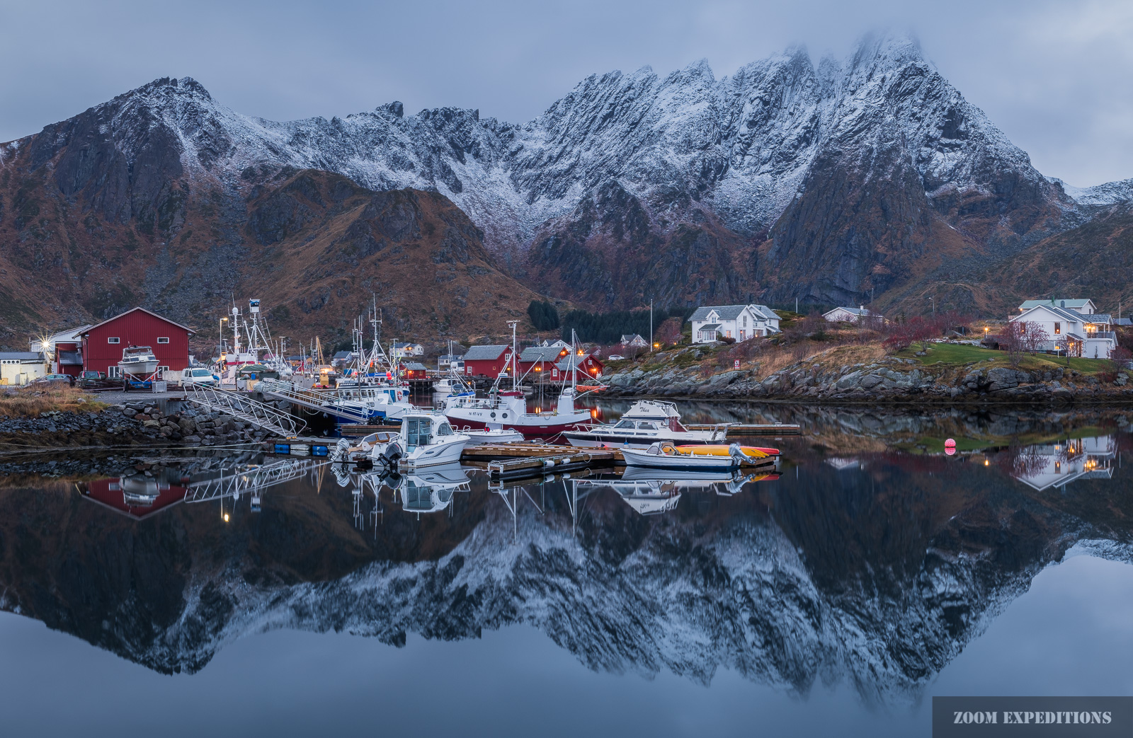 Lofoten Spiegelung Hafen