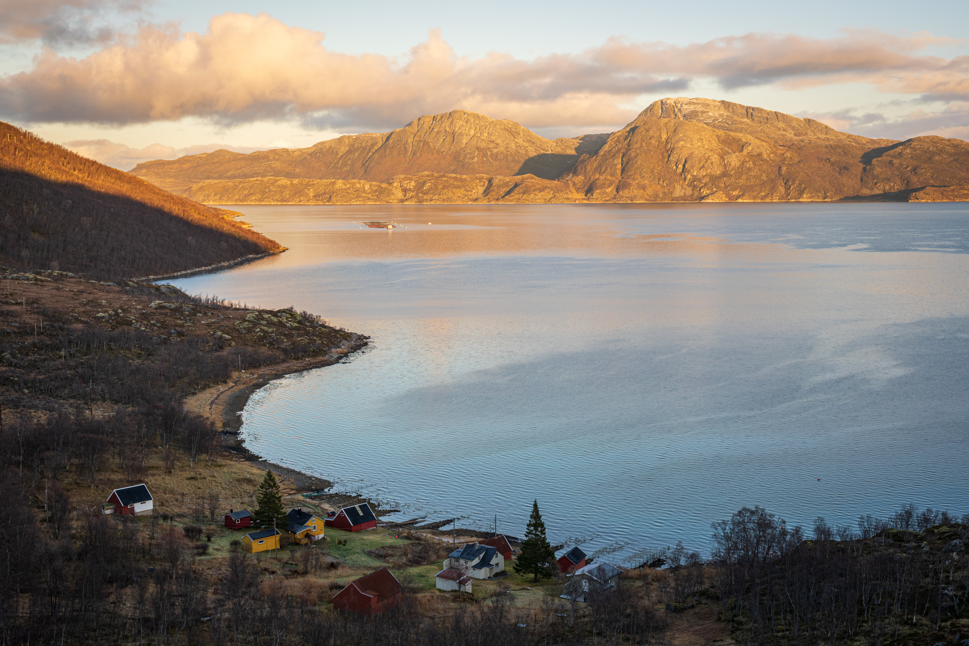 Siedlung mit Aussicht in Nordnorwegen.