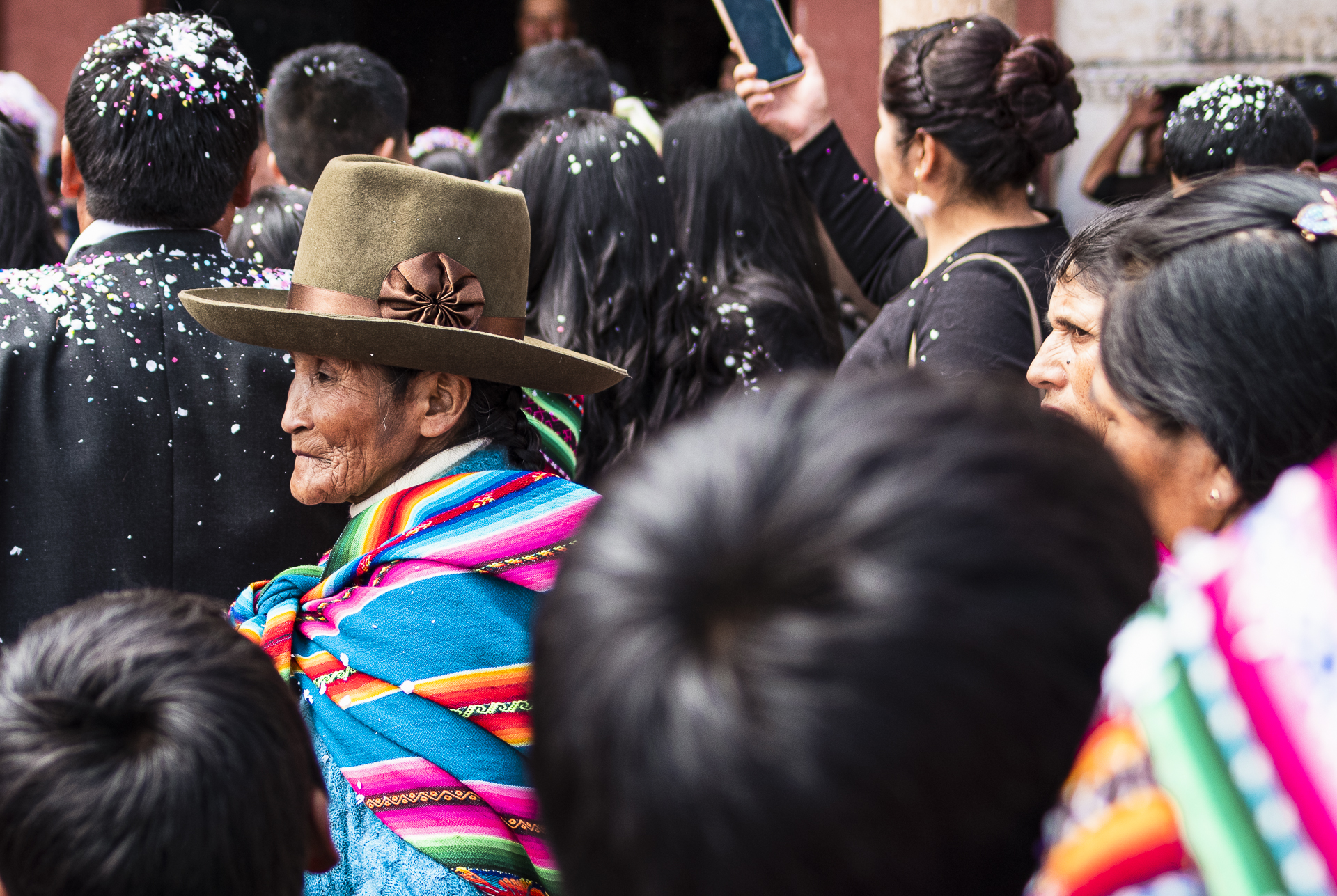 Porträt einer Indigena in Peru von Frank Niedertubbesing