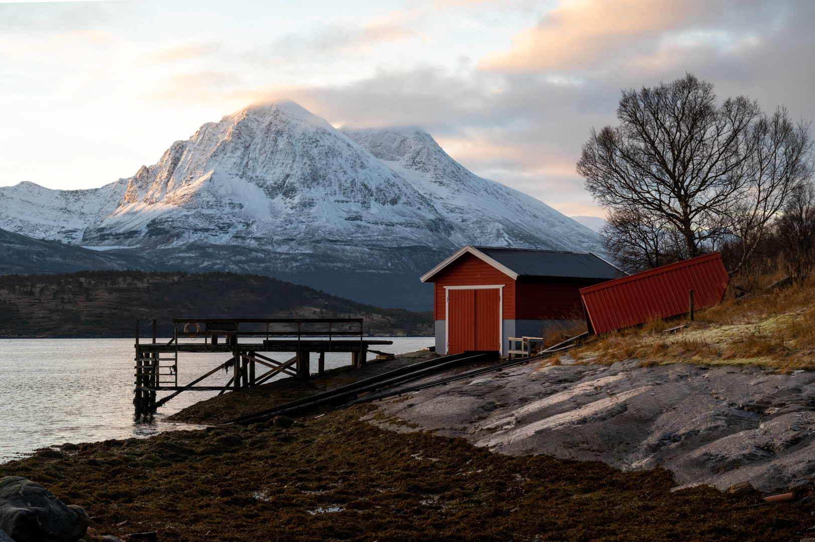 Bootshaus am Grindøysundet