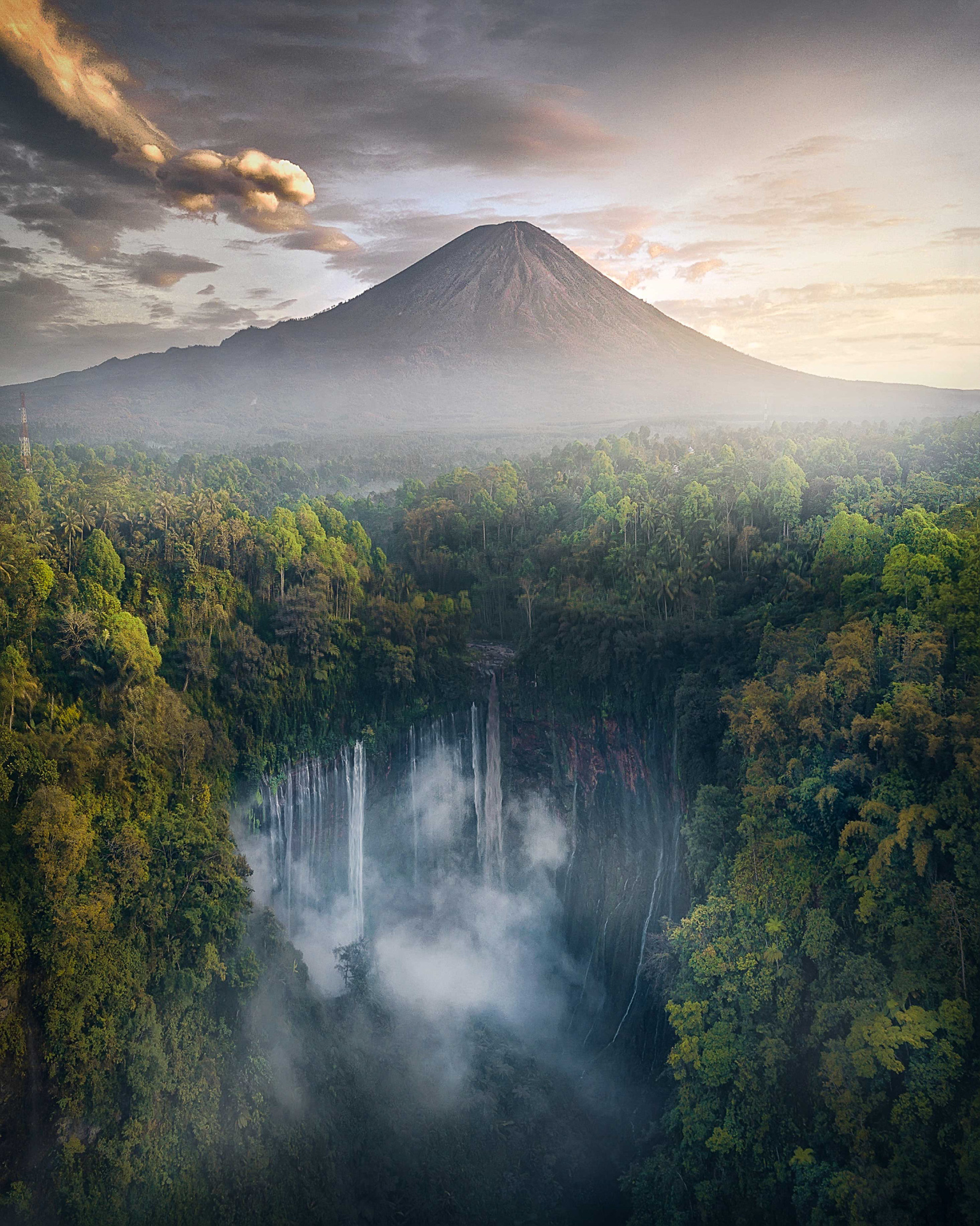 Tumpaksewu - © Fikri Muharom