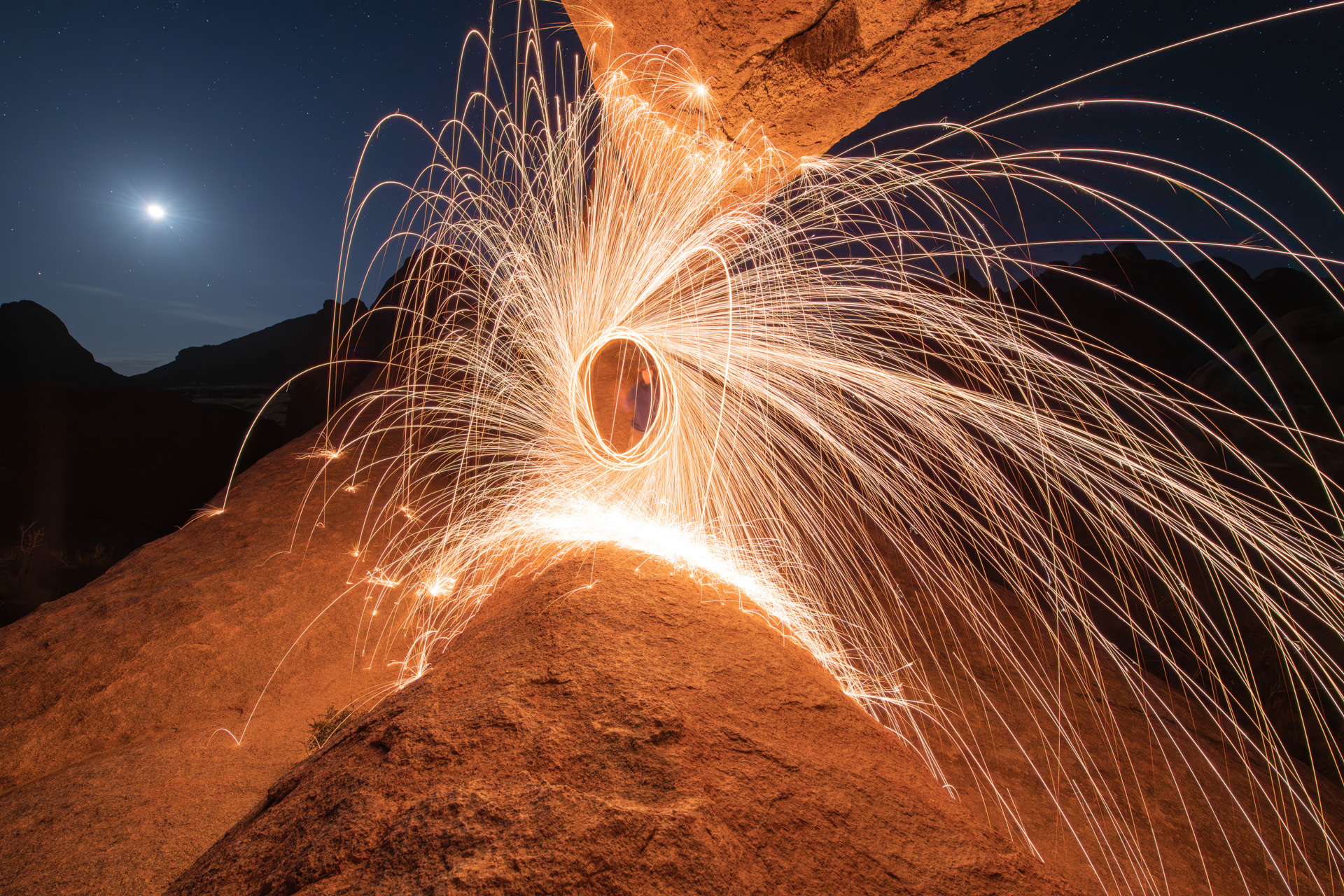 Funkenflug an der Spitzkoppe - Foto von Dirk Steuerwald