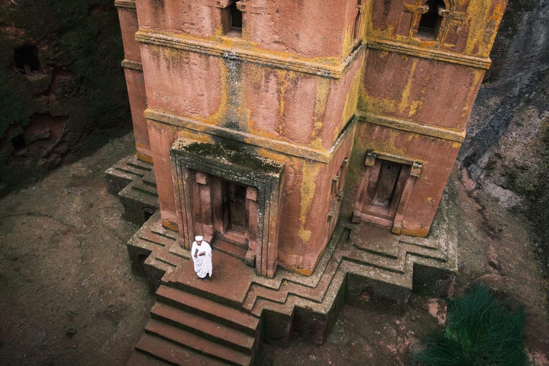 Die berühmte Felsenkirche von Biete Giyorgis in Lalibela.